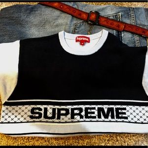 “Look at me” Supreme-logo Sweater